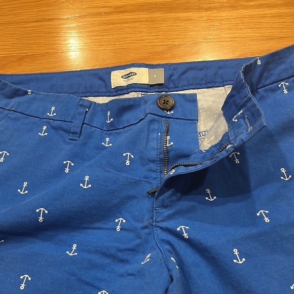 OLD Navy  anchor pattern shorts size 4. - Picture 5 of 8